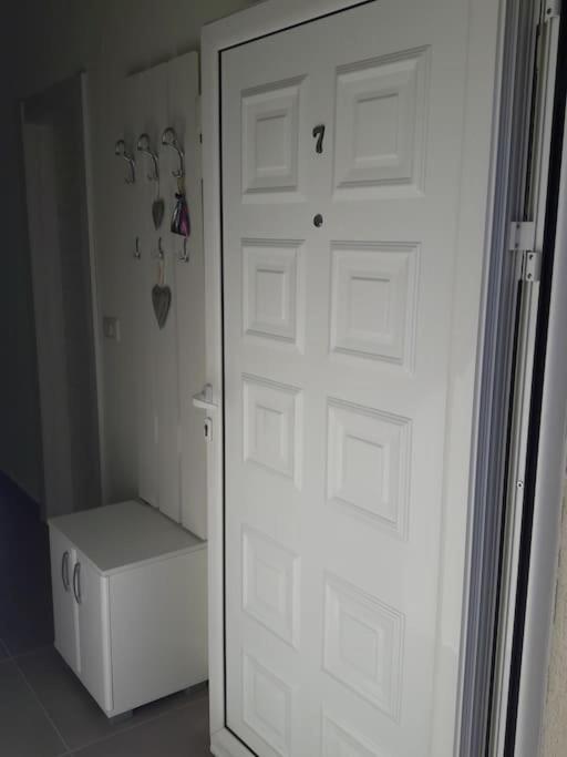 2Br Apartment With Pool 科托尔 外观 照片
